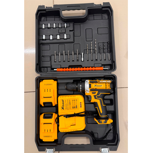 XTOOL TALADRO A BATERIA 21 V A CARBON （5CELDAS) BATERIA 2) CARGADOR *1