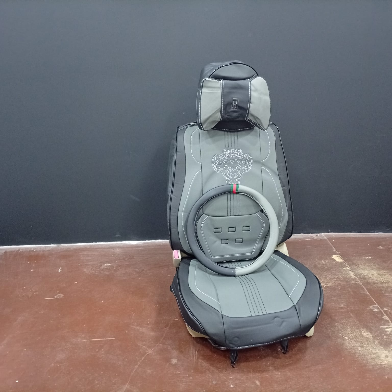 CUBRE ASIENTO black/grey