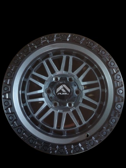 LLANTA 17X9.0 0 6X139.7 110 sand gun metal + matt black lip