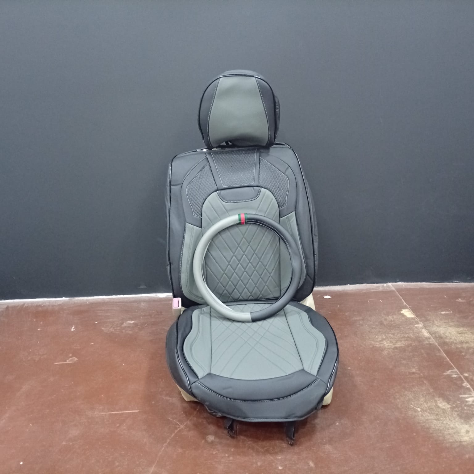 CUBRE ASIENTO black/grey