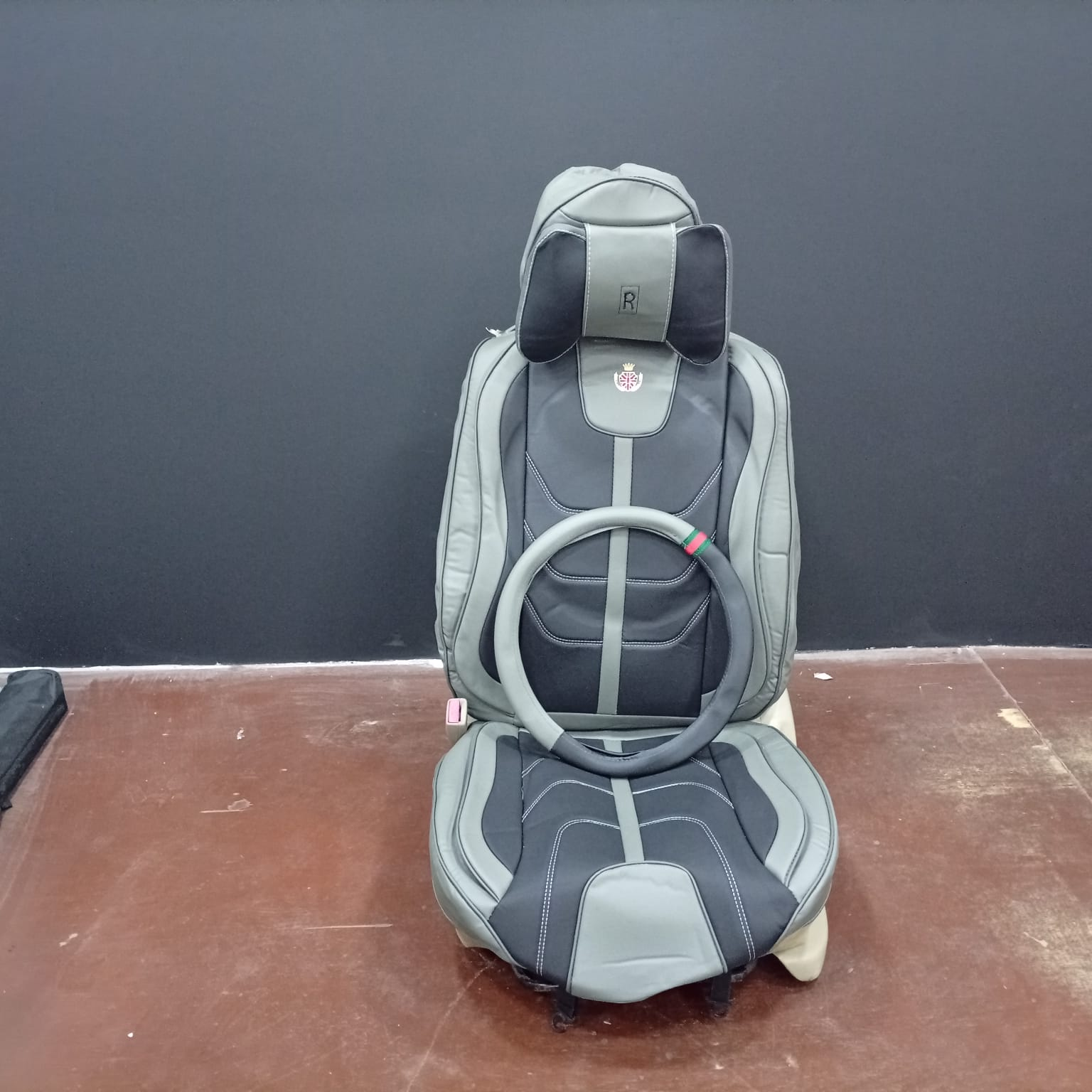 CUBRE ASIENTO grey/black