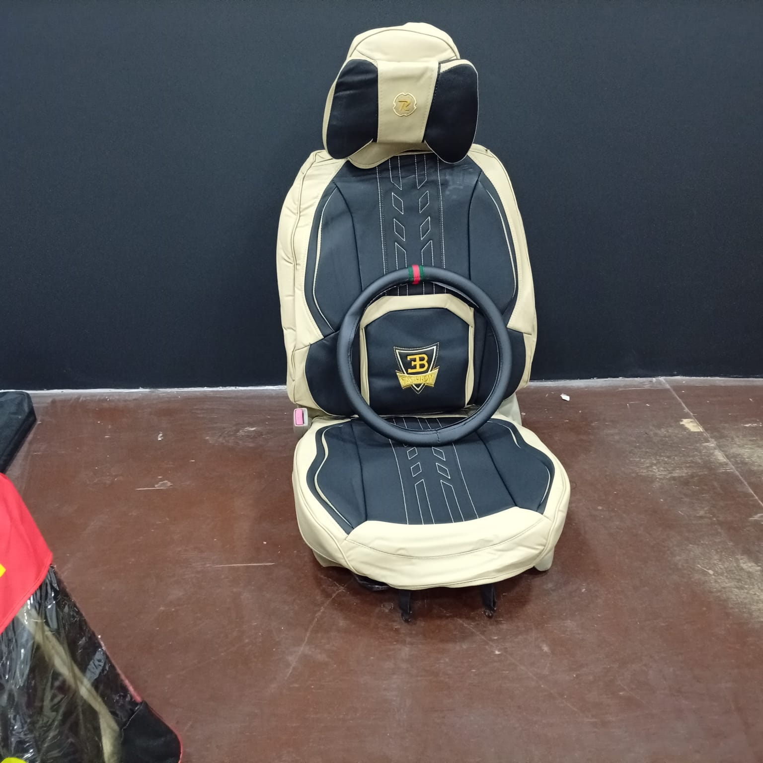 CUBRE ASIENTO beige/black