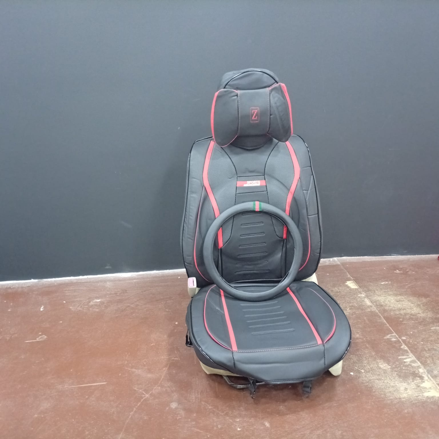 CUBRE ASIENTO black red line