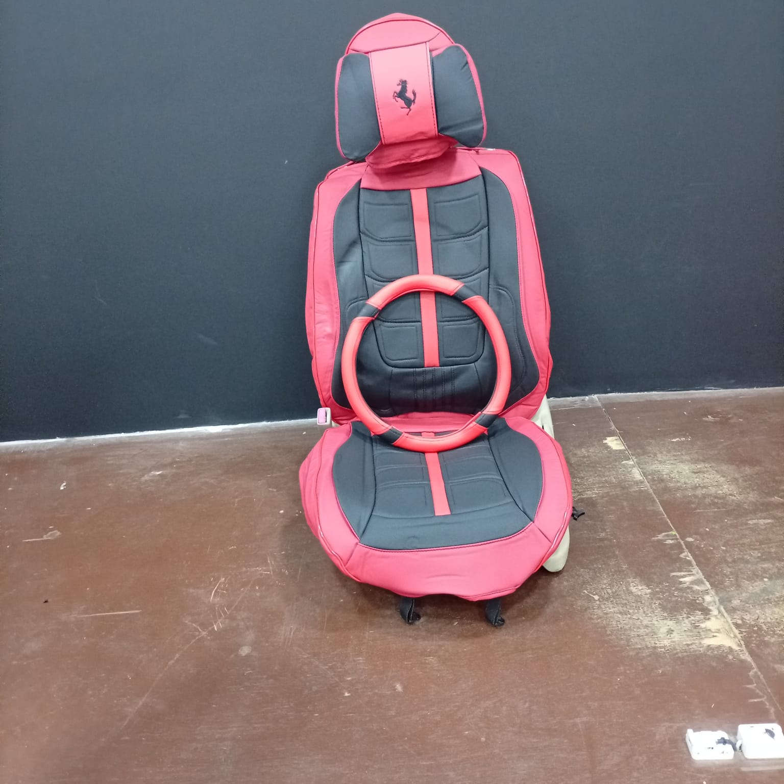 CUBRE ASIENTO red/black