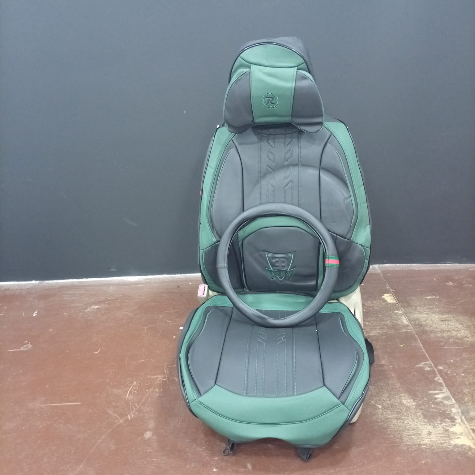 CUBRE ASIENTO grey/black
