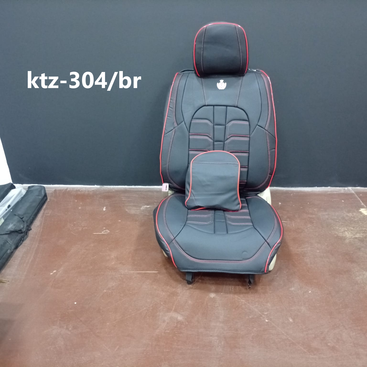 CUBRE ASIENTO black/red line