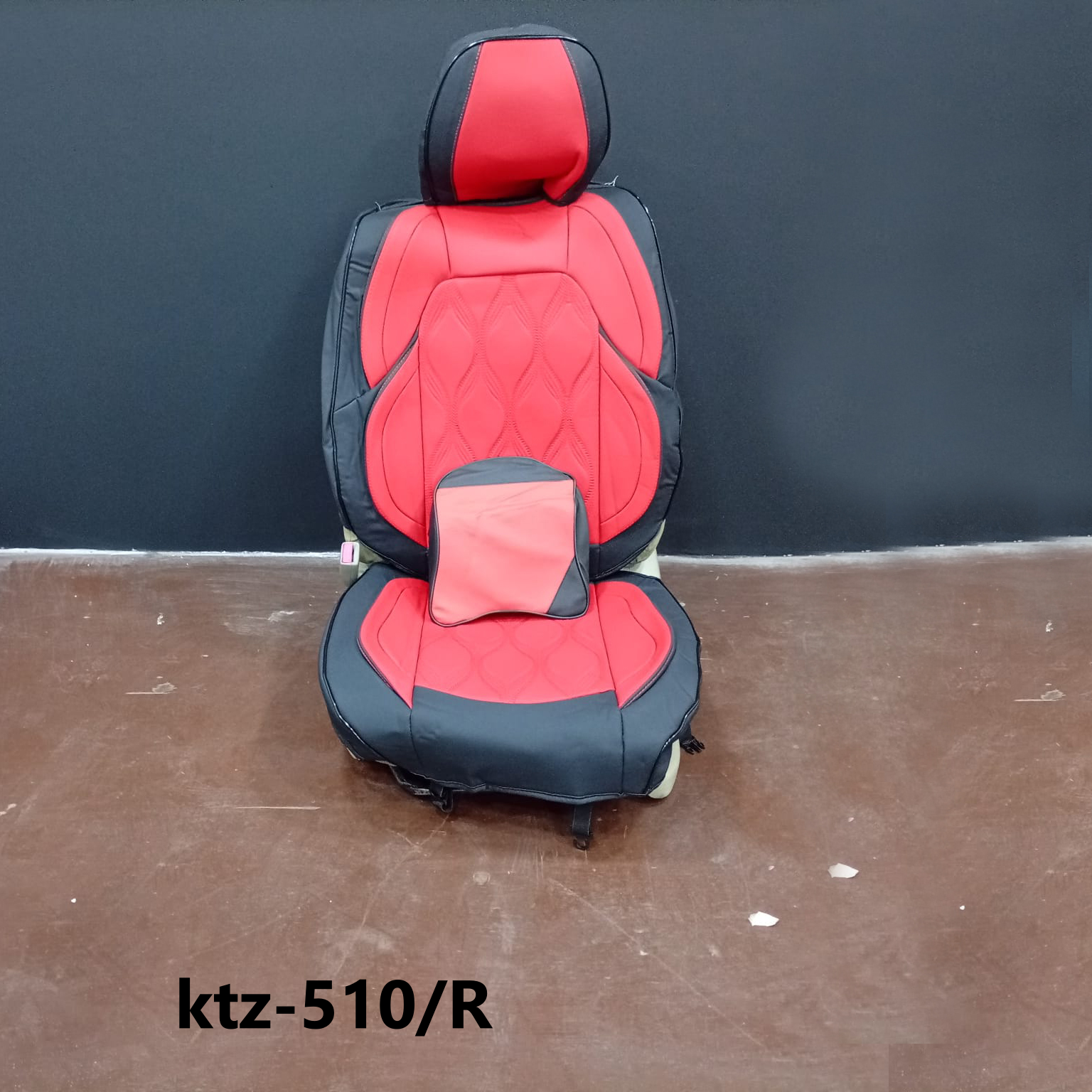 CUBRE ASIENTO black /red