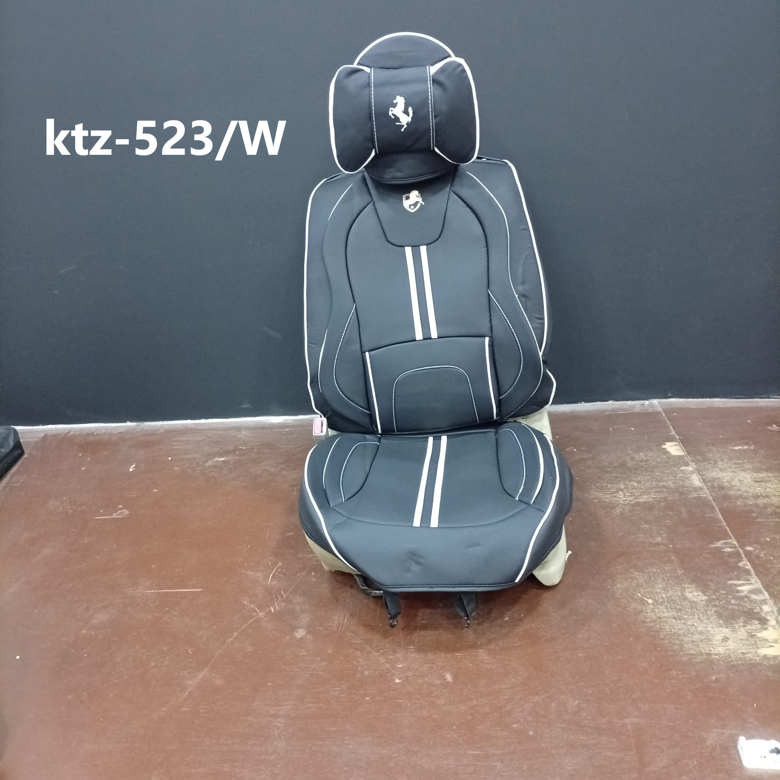 CUBRE ASIENTO black white line